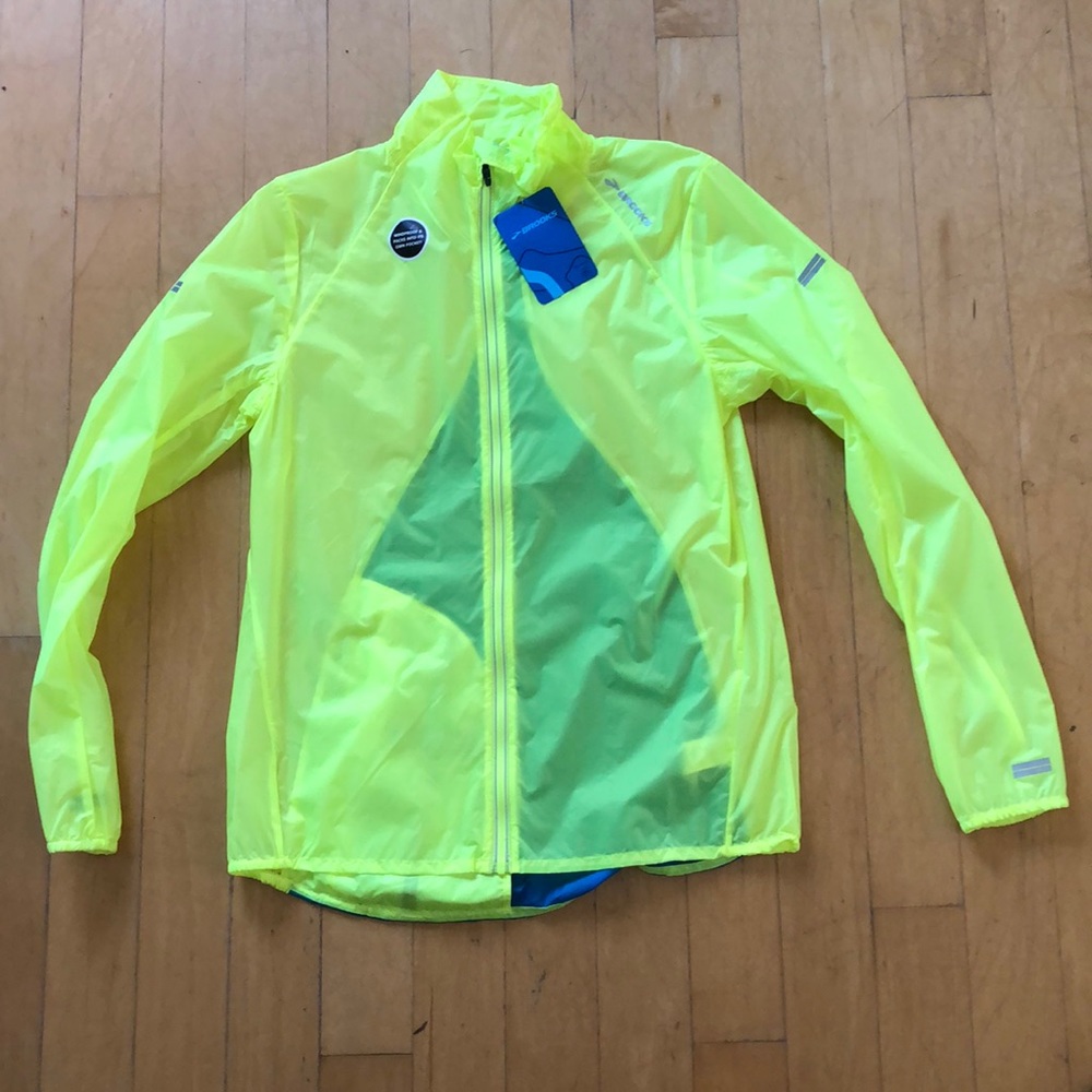New! Brooks Women’s LSD Jacket!